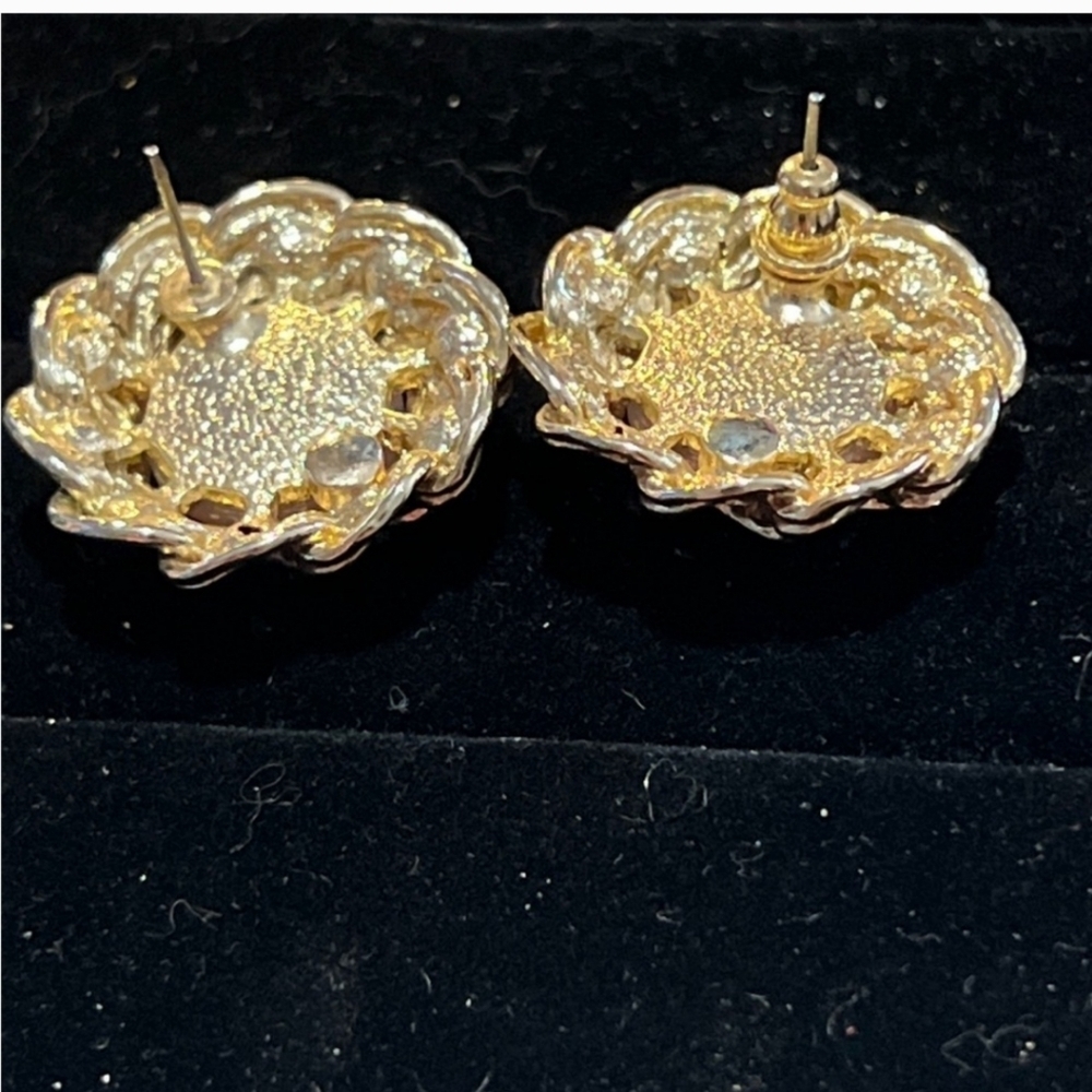 Vtg 1960's Moon Glow lucite pierced earrings - Picture 3 of 4
